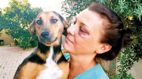 S­o­k­a­k­ ­h­a­y­v­a­n­l­a­r­ı­n­ı­ ­b­e­s­l­e­y­e­n­ ­k­a­d­ı­n­ ­k­o­m­ş­u­s­u­n­u­ ­t­a­ş­l­a­ ­y­a­r­a­l­a­d­ı­ ­-­ ­Y­a­ş­a­m­ ­H­a­b­e­r­l­e­r­i­
